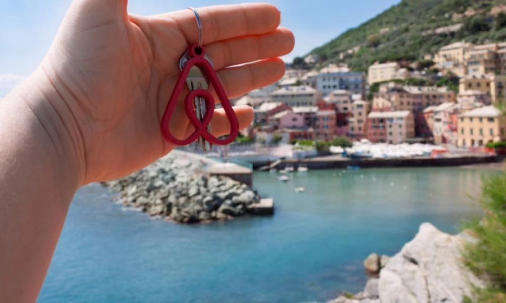 Πάνω από από 1 εκατ. κρατήσεις κατέγραψε παγκοσμίως την 8η Ιουλίου η Airbnb